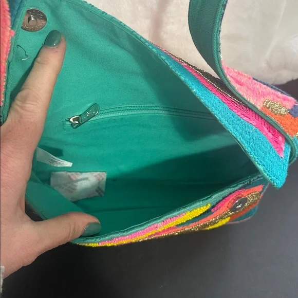 America & beyond beaded wave multi colored shoulder bag - Picture 5 of 5